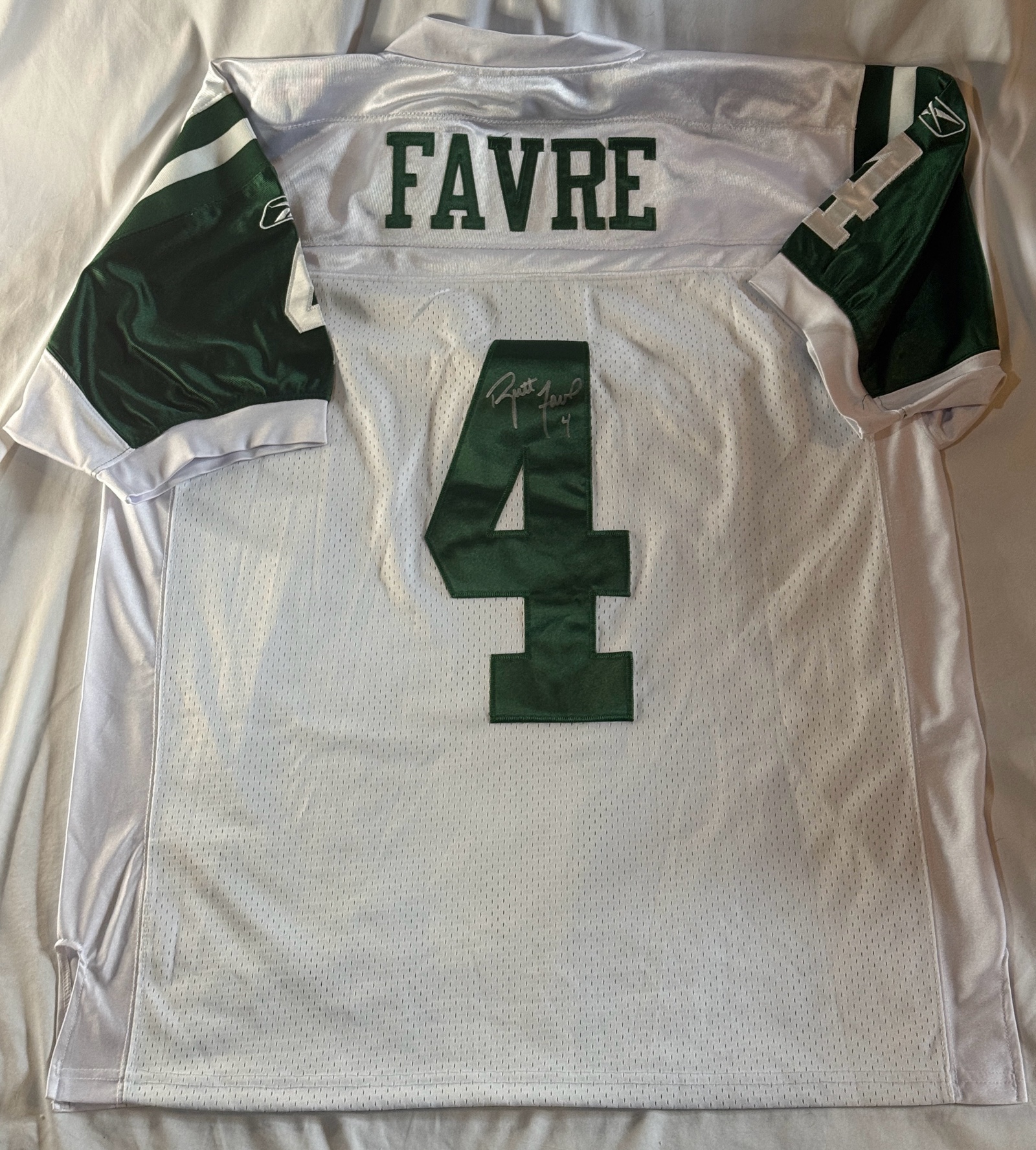Brett Fave Autographed Football Jersey New w/ Tags Reebok Authentic Onfield Size 50 New York Jets Jersey