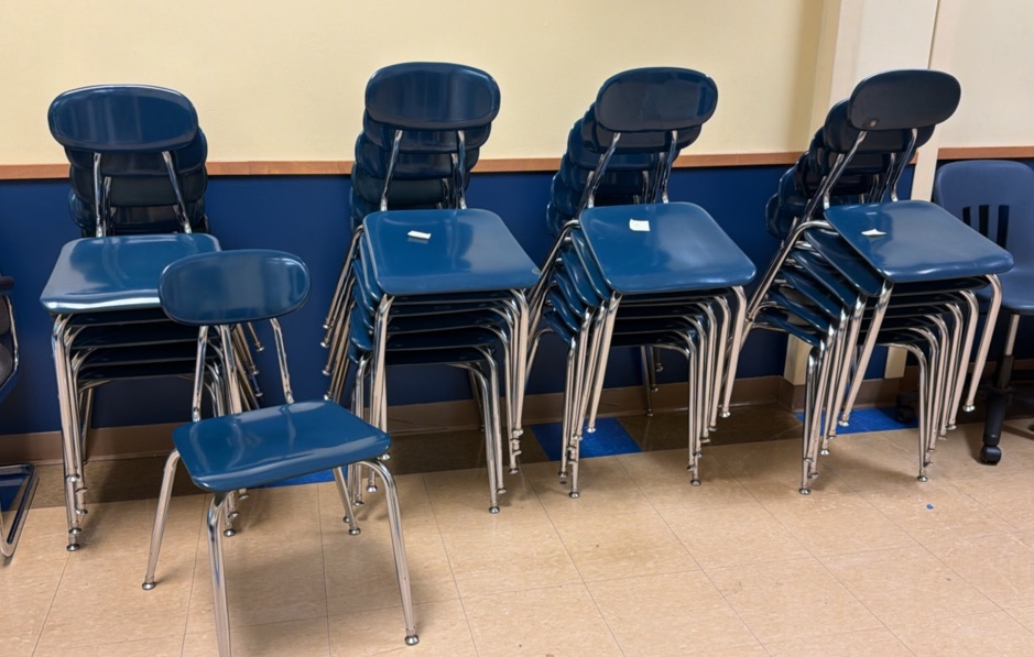 Blue chairs, 24 in lot