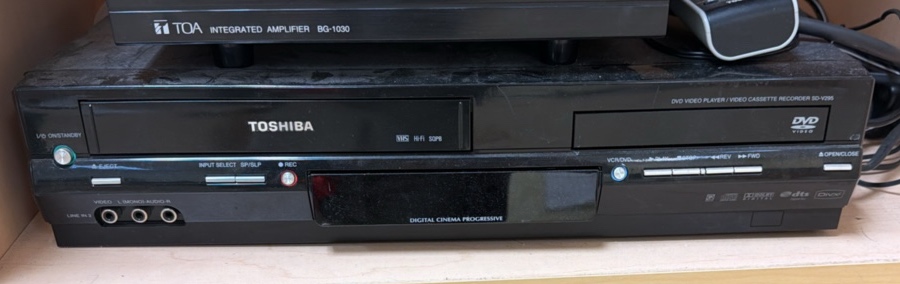 Toshiba VHS DVD player