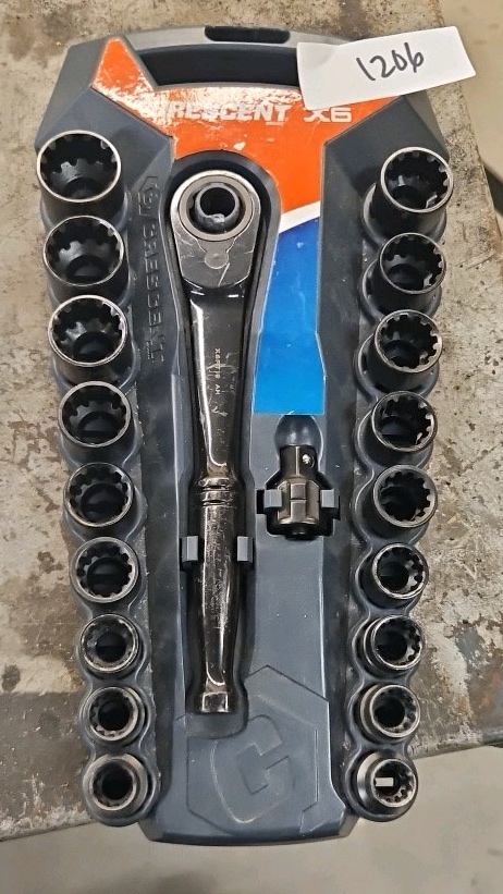 Crescent X6 pass through socket set