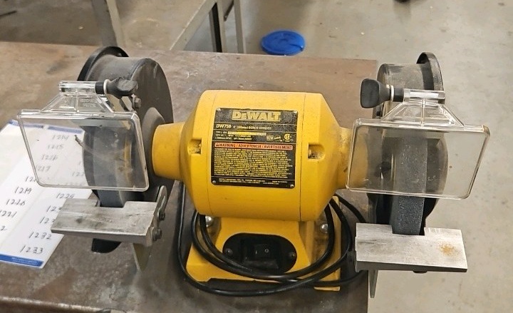DeWalt bench grinder dw758 with metal workbench