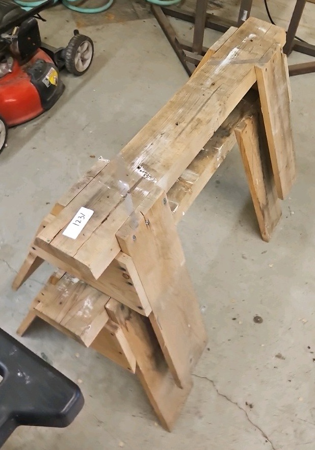 short saw horses