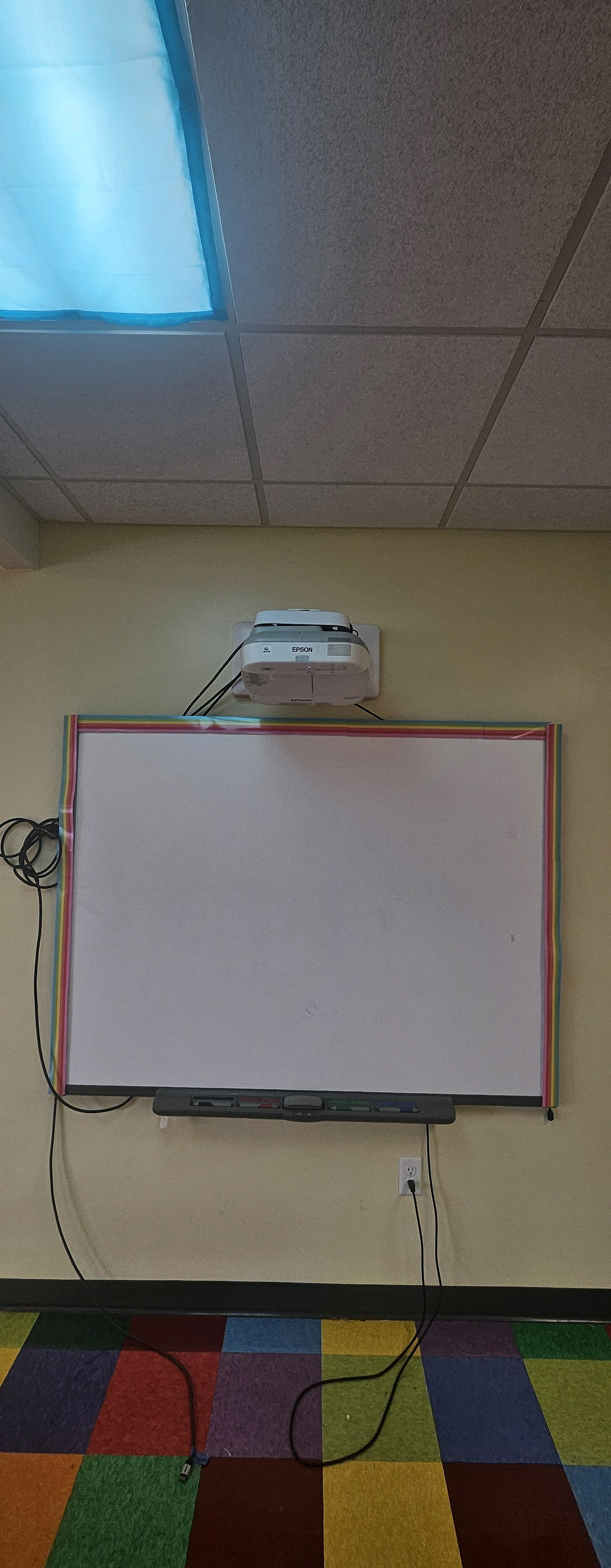 Epson projector with Mount and Smart Board