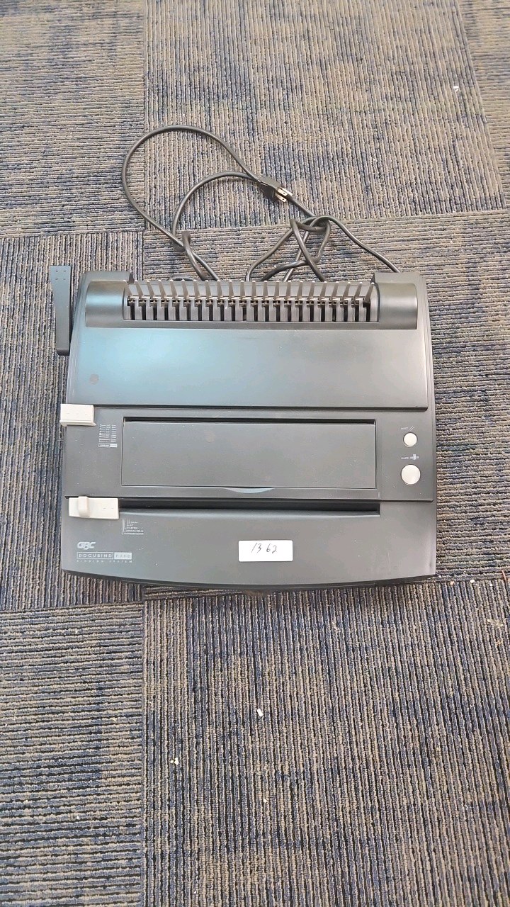 GBC Docubind p300 binding system