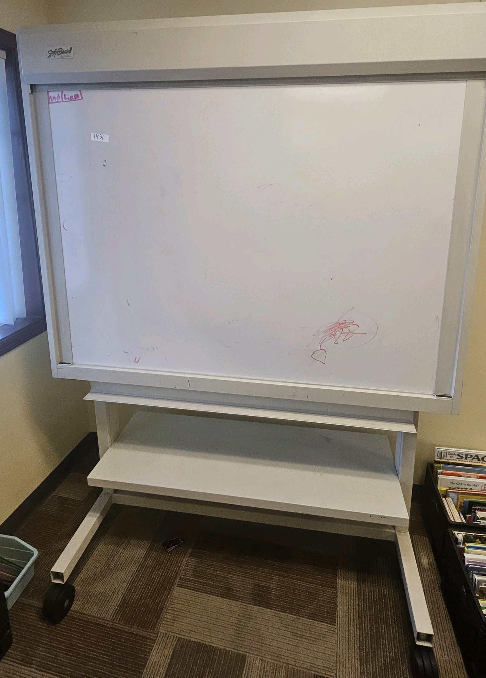 soft board whiteboard on wheels