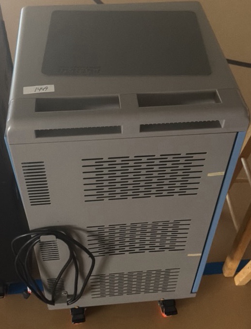 Computer charging station