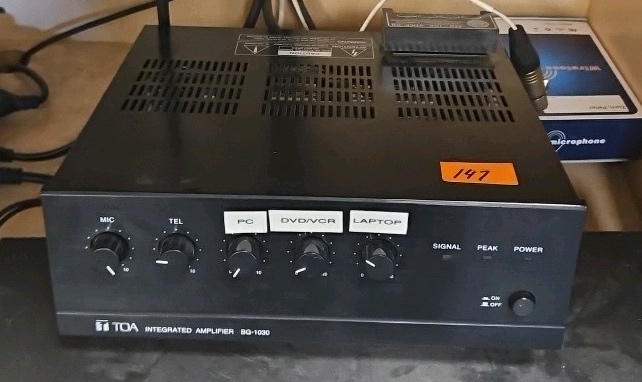 TOA integrated amplifier bg- 1030