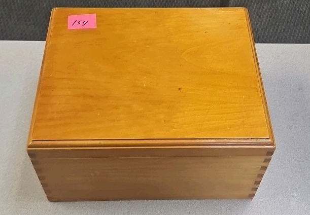 wooden keepsake box