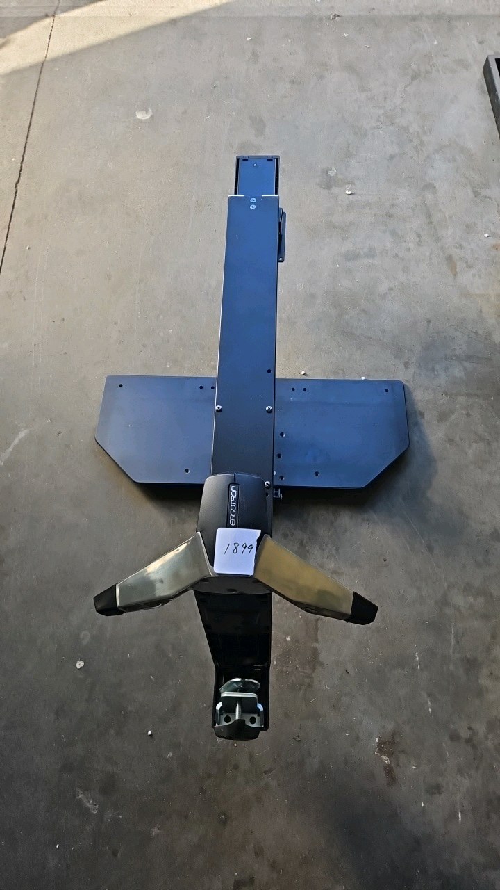 vertical mounting stand for projectors