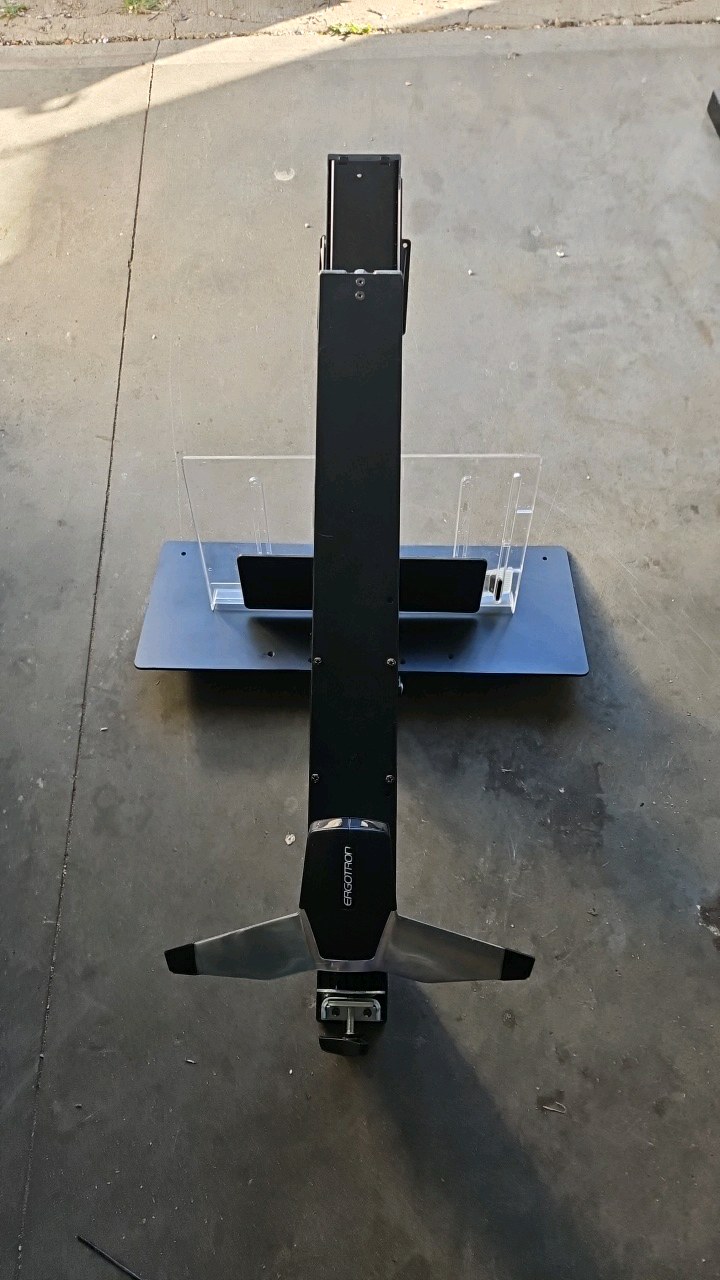 mount for large displays heavy duty