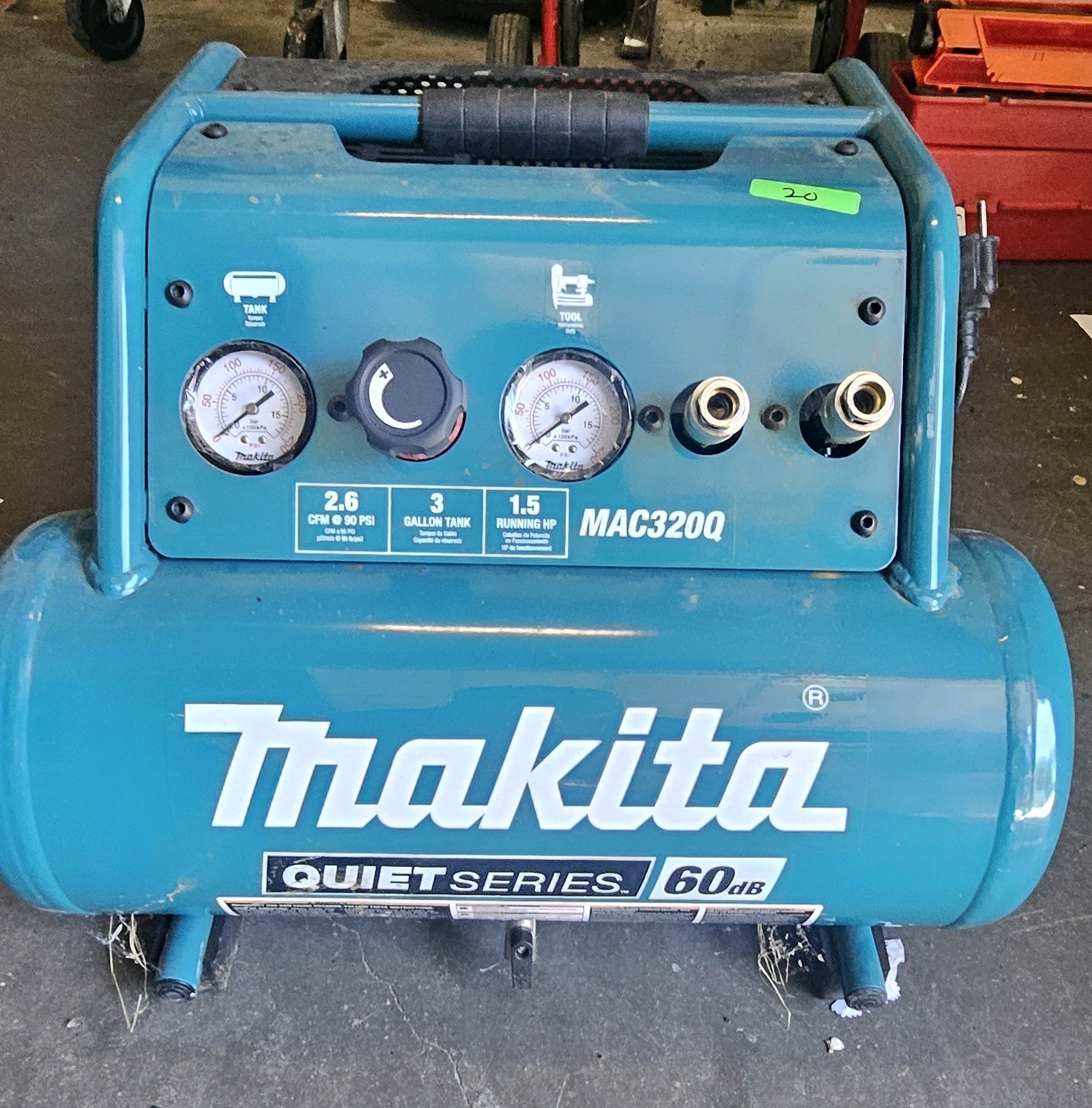 Makita Quiet Series 60dB 1-12 HP 3 Gal. Oil-Free Electric Air Compressor MAC3200