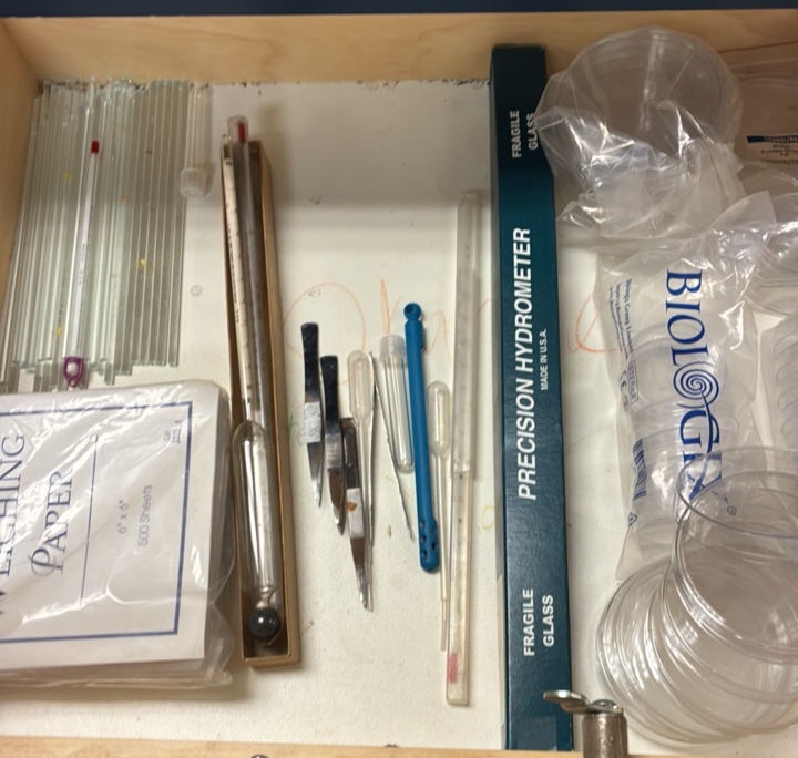 miscellaneous science utensils