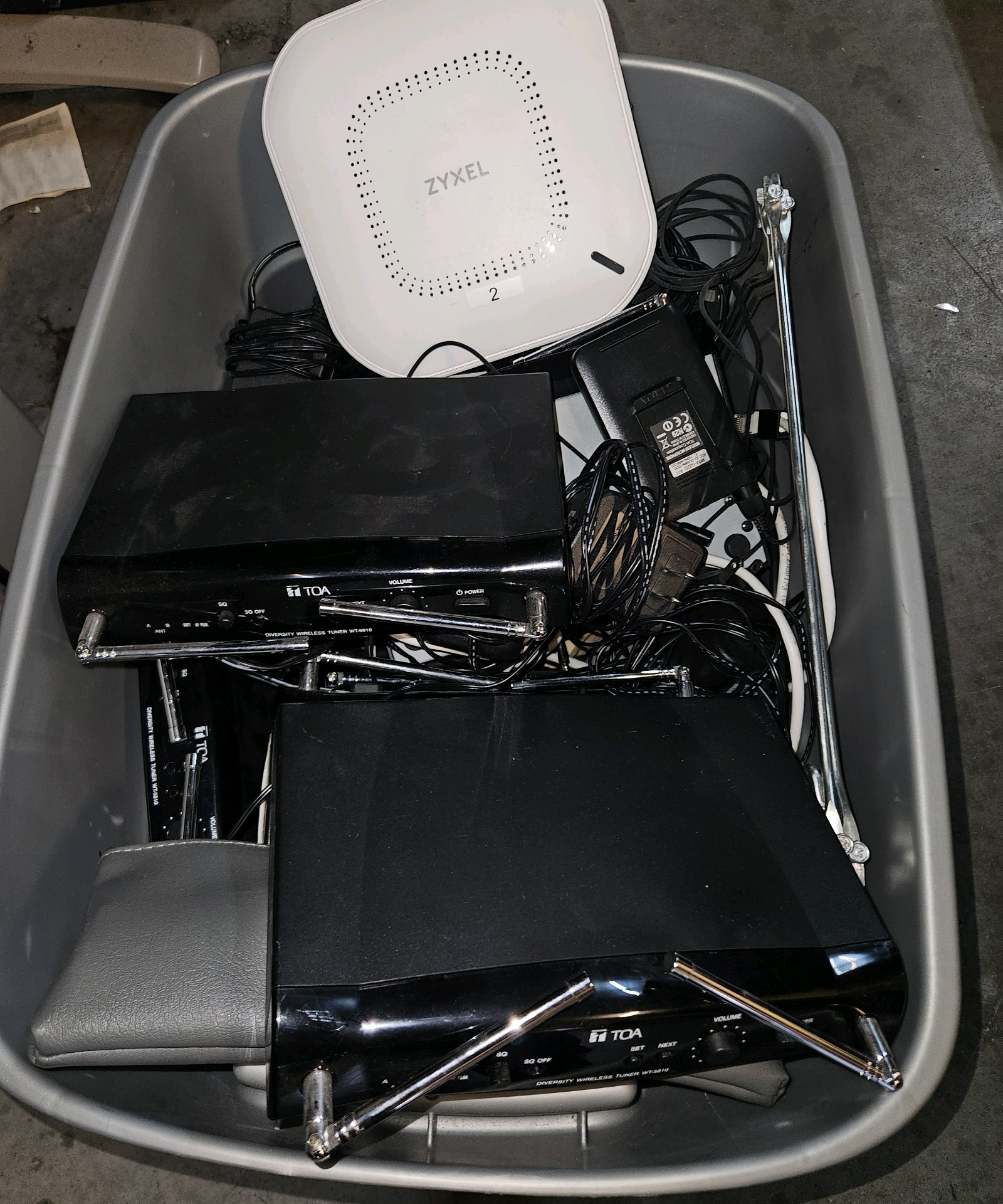 Tote of tuners cords microphone