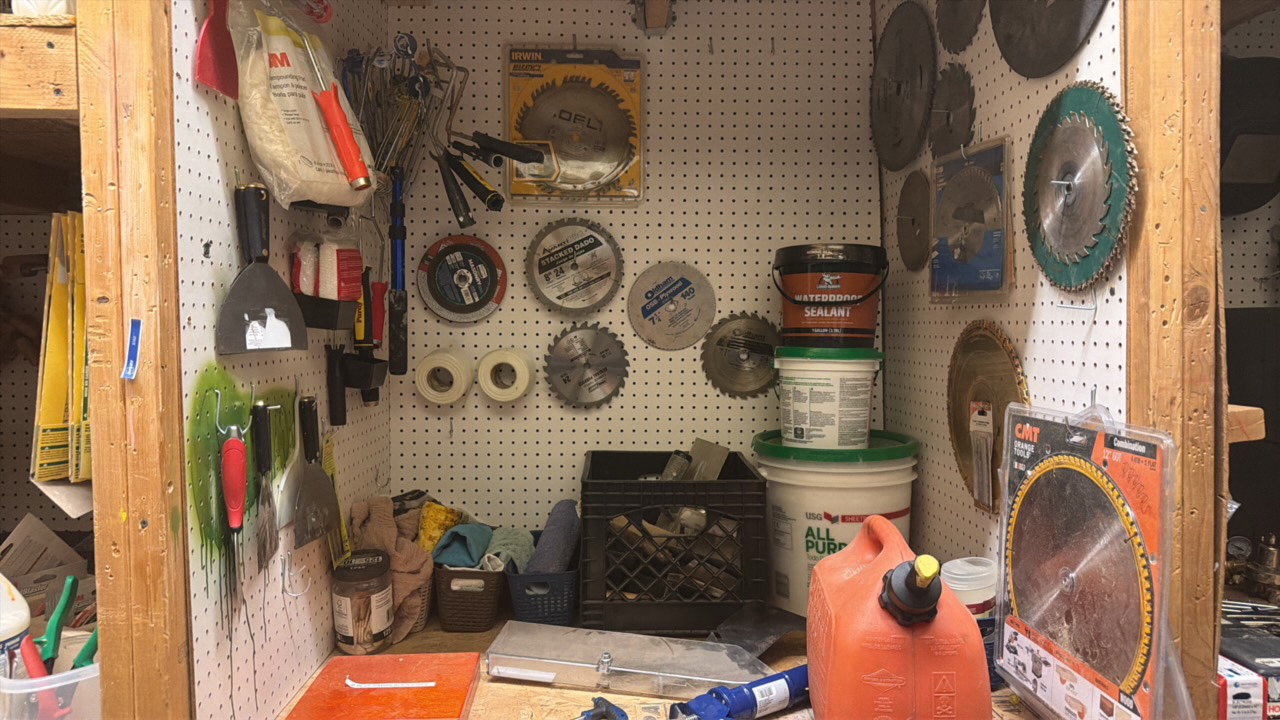 Assorted toolsHardware entire shelf (r123.5)