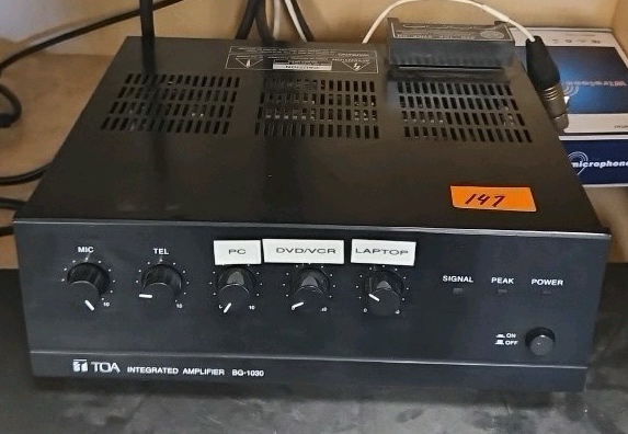 TOA amplifier