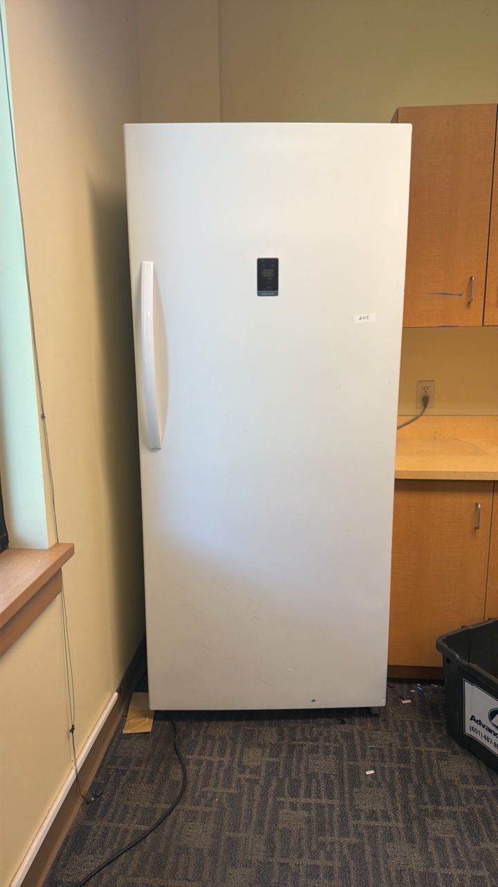 Insignia Fridge  (r114)