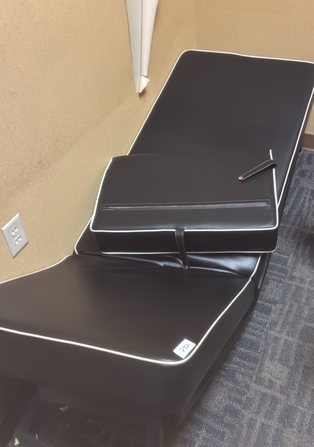 Nurse foldable bed
