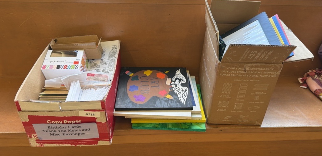 no Cards pictures folders crayons, pencils