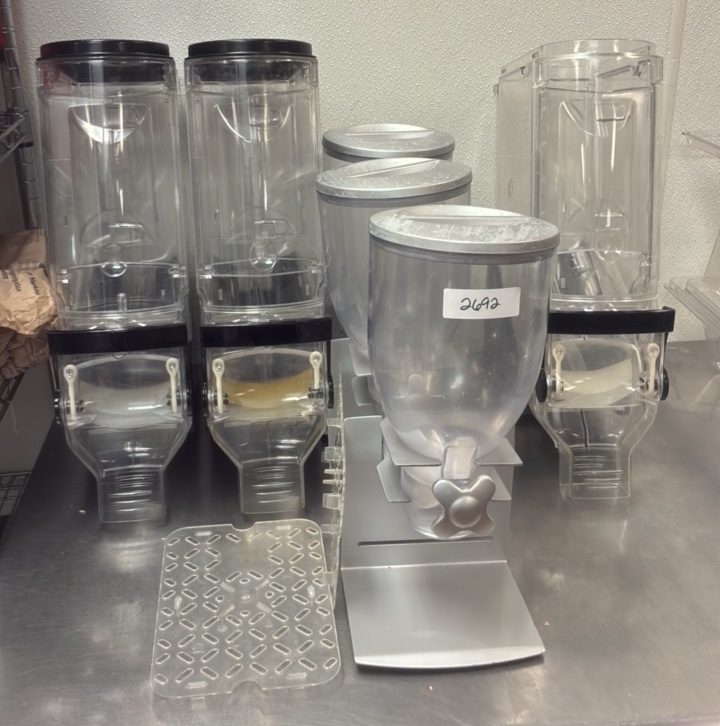 Dry Food dispenser