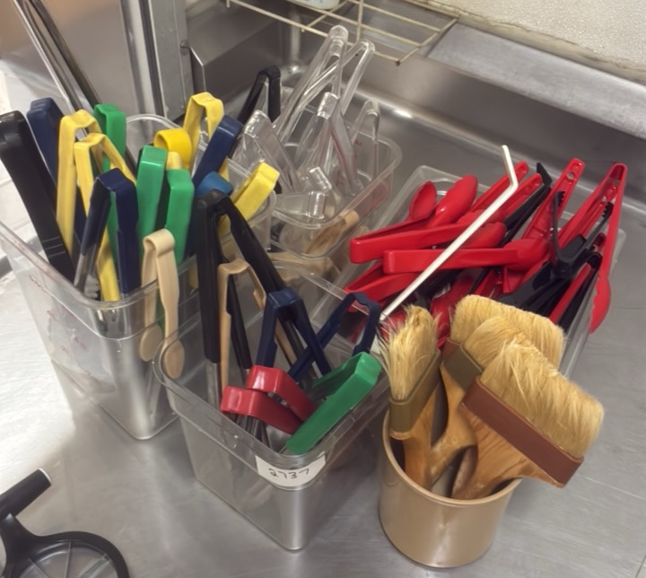 Tongs and brushes
