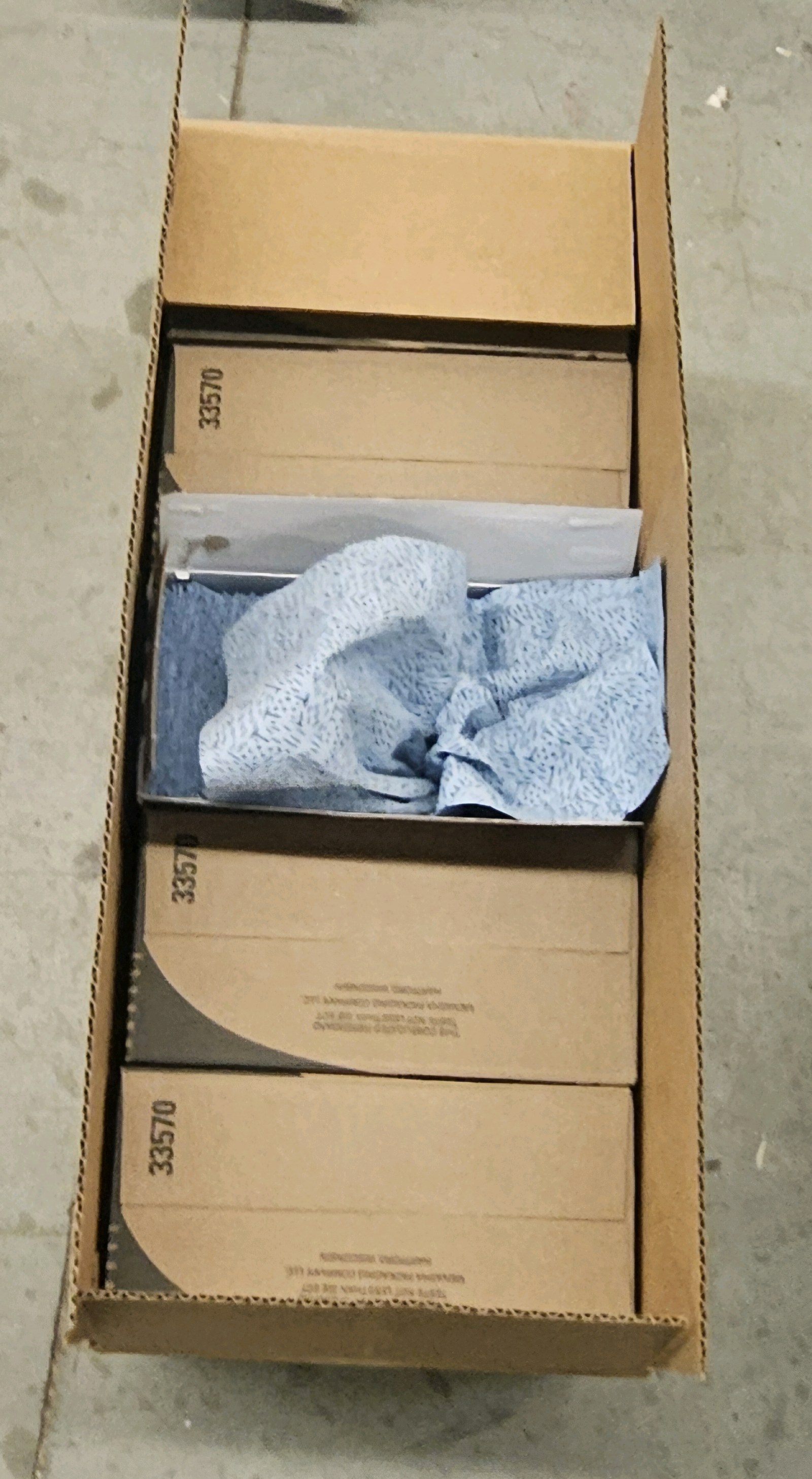 shop towels one box open