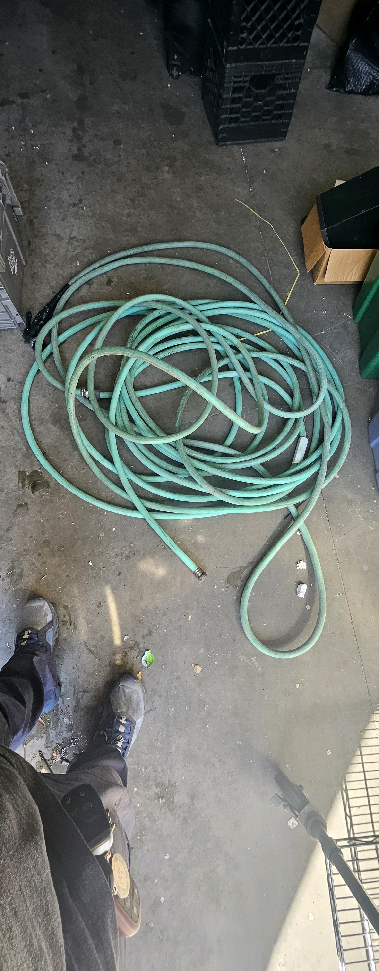 Garden holes with spray air attachment