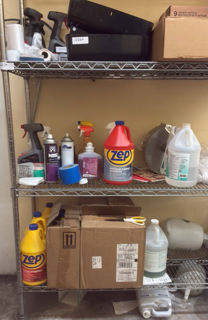 Miscellaneous cleaning supplies