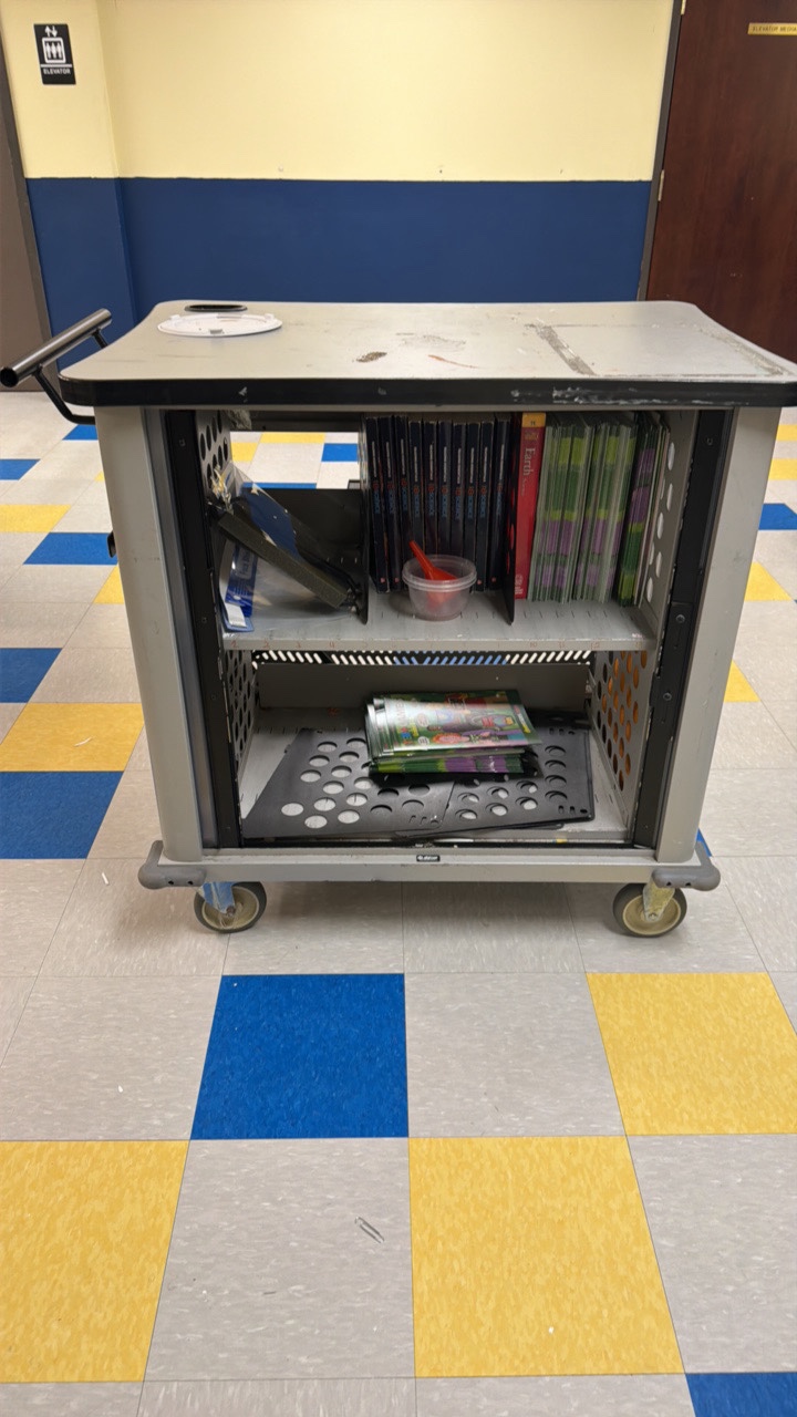 Datum heavy Duty Mobile LaptopTablet Charging Cart