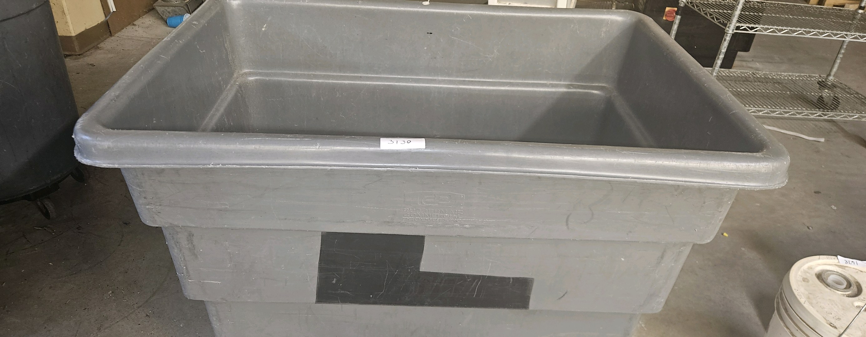 garbage bin on wheels (woodshop)