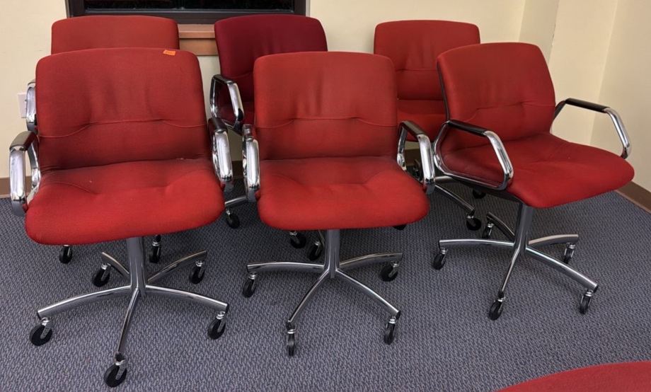 Red chairs, six chairs in lot