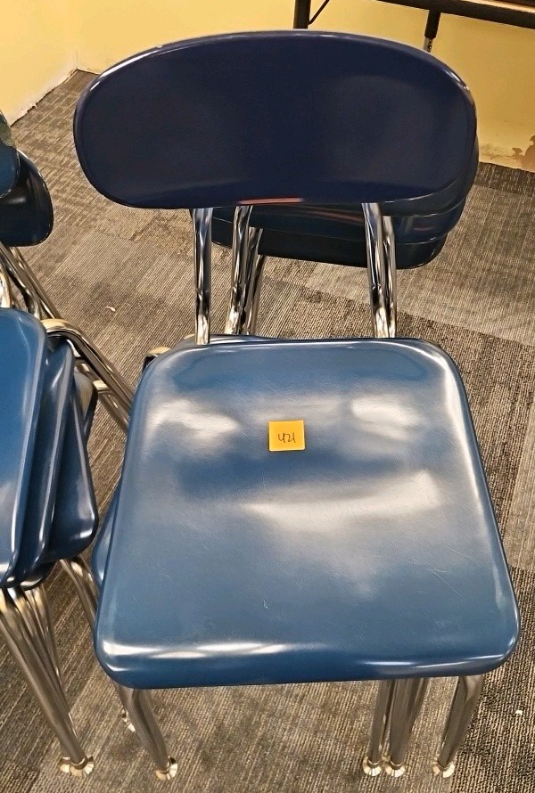 eight students chair
