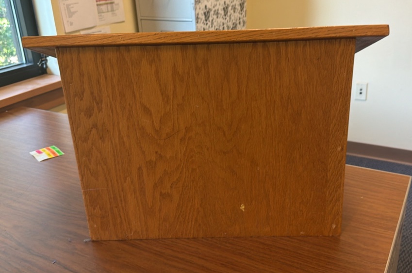 Desktop podium