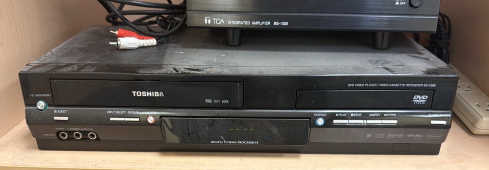 Toshiba VCR DVD player