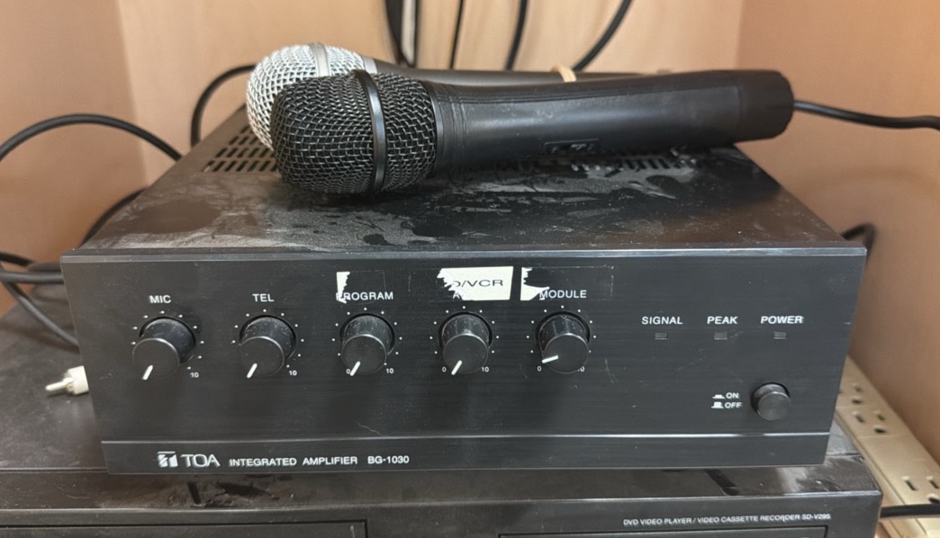 amplifier BG 1030 with two microphones