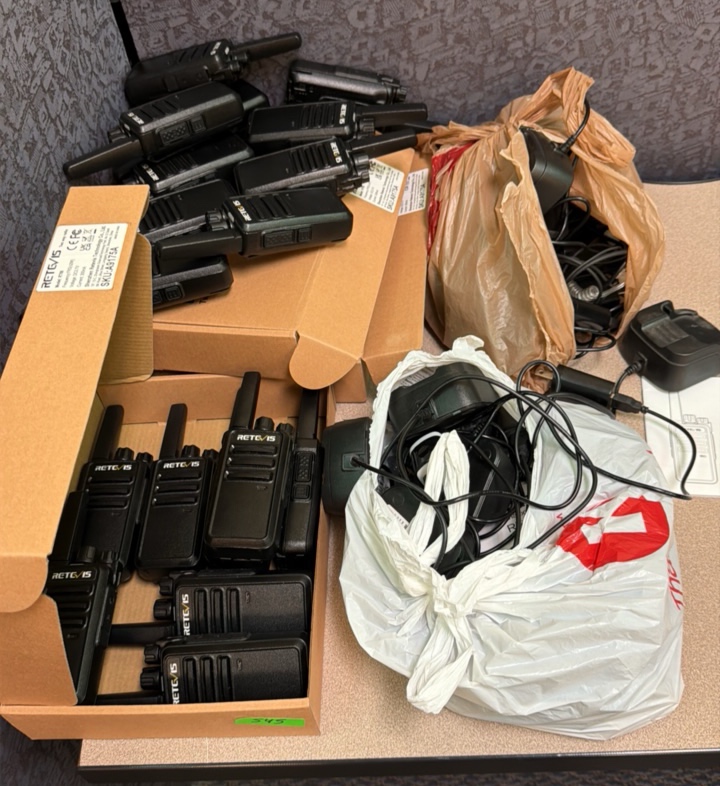 RETCI5 model RT 68 walkie-talkies