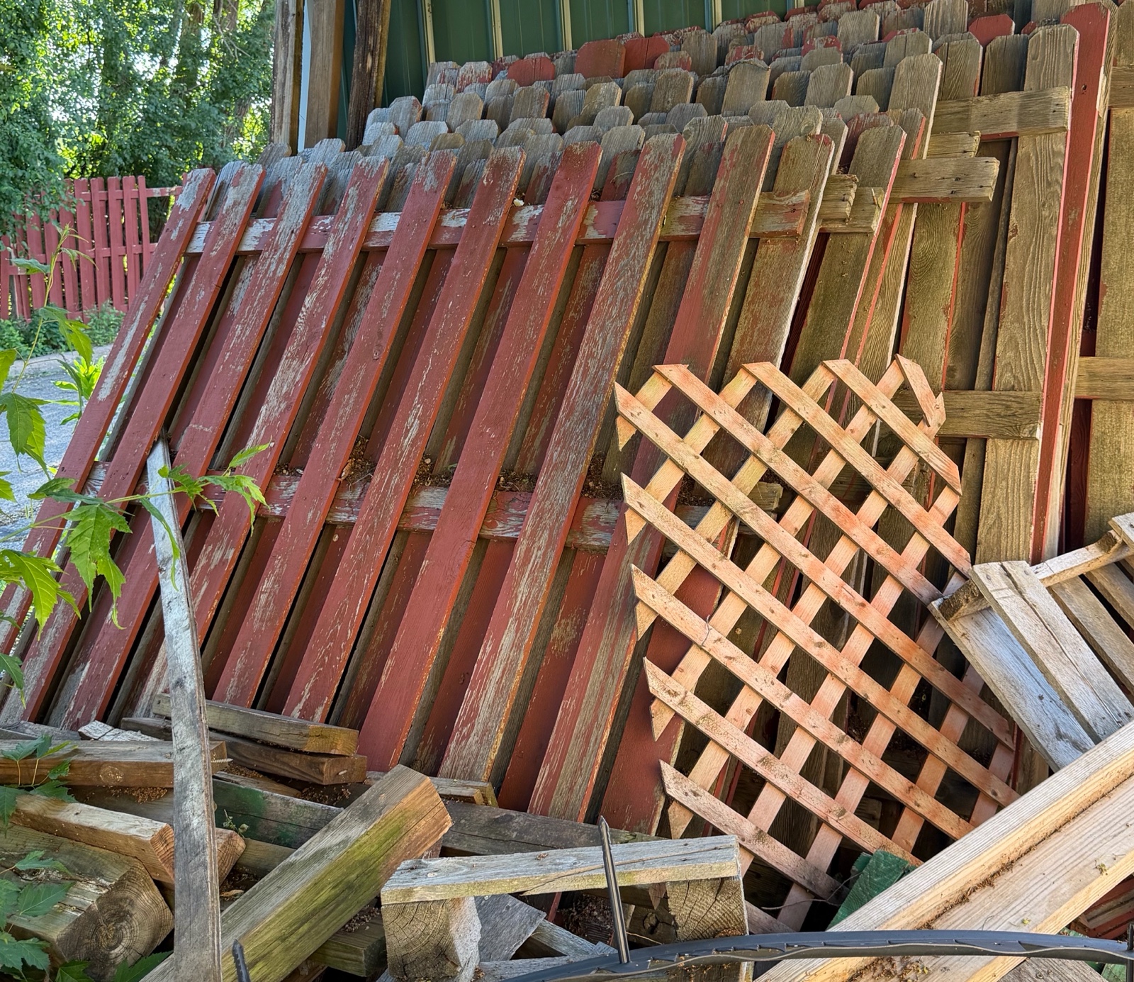 Picket wood fencing