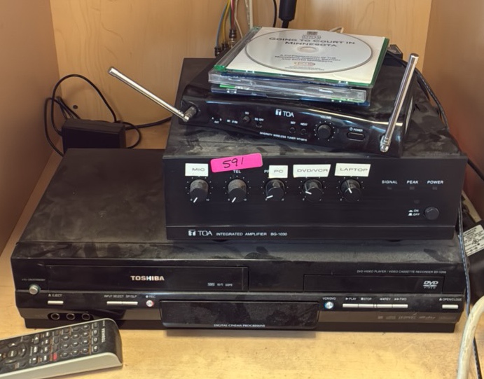 vintage Toshiba vcr and amp