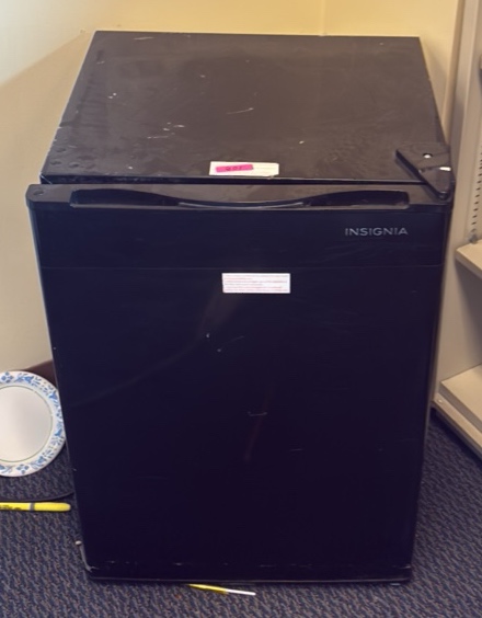 insignia mini fridge