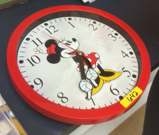 Minnie Mouse clock