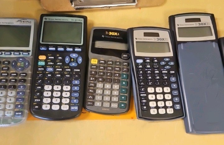 scientific calculators and standard calculators