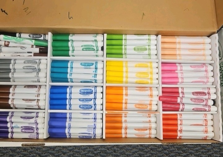 class pack Crayola markers
