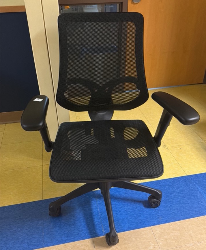 chair (Hall 1F)