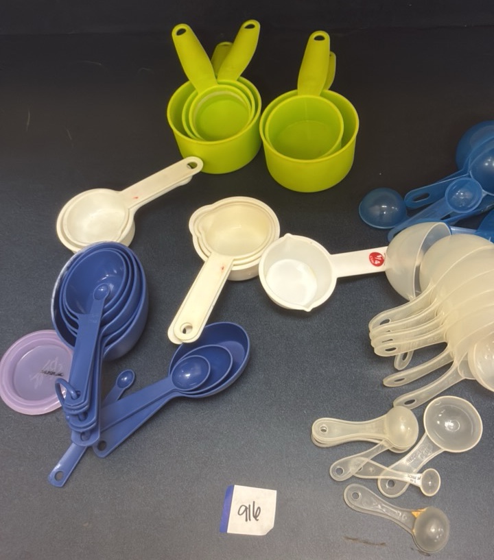 miscellaneous measuring cups