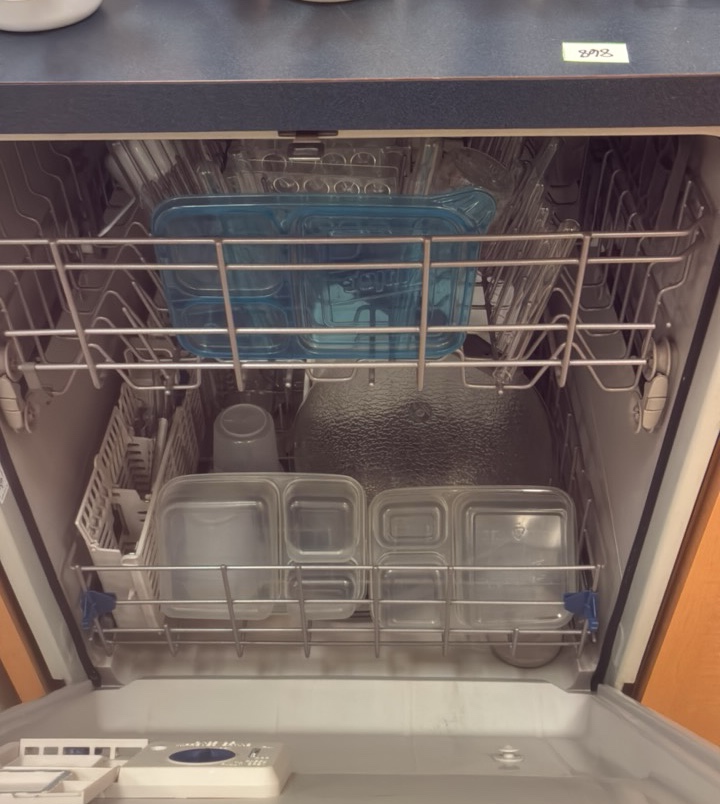 Whirlpool dishwasher and dishes