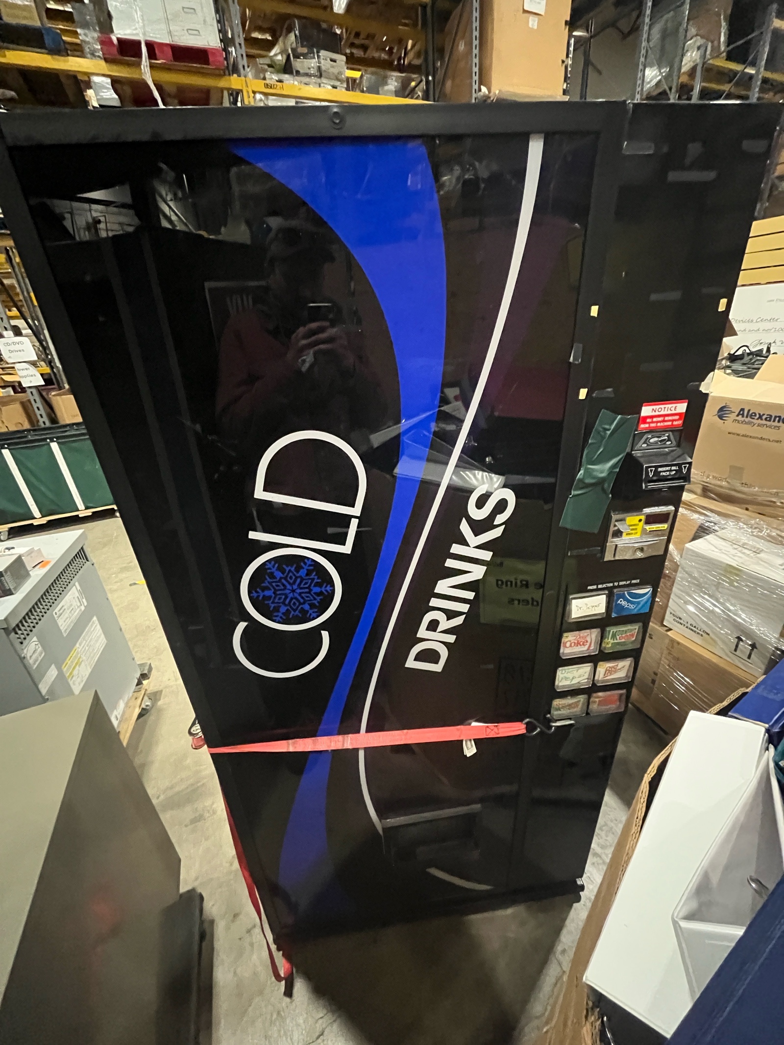 “Cold Drinks” Vending Machine (608800)