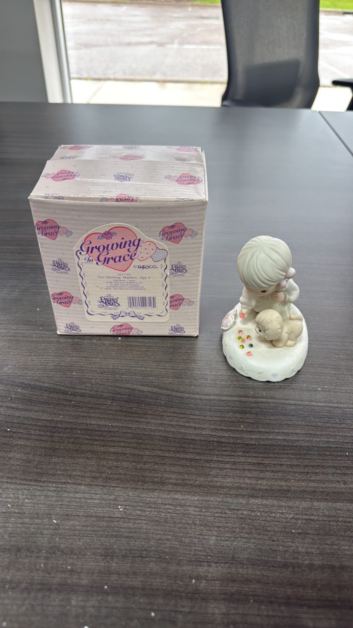 precious moments growing in grace, 163759, Growing in Marbles, age 8 figurine