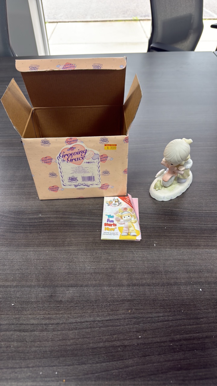 precious moments, 136255, Girl with Bicycle, Age 6, Figurine