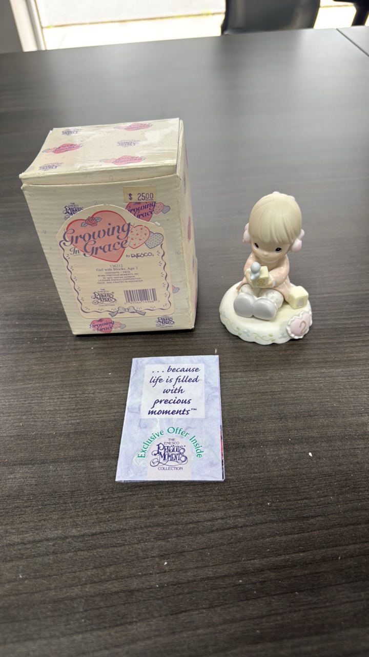 precious moments, 136212, Girl with Blocks, Age 2 figurine