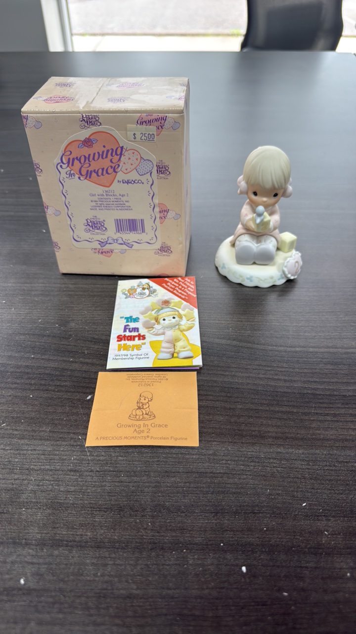 precious moments, 136212, Girl with Blocks, Age 2 figurine