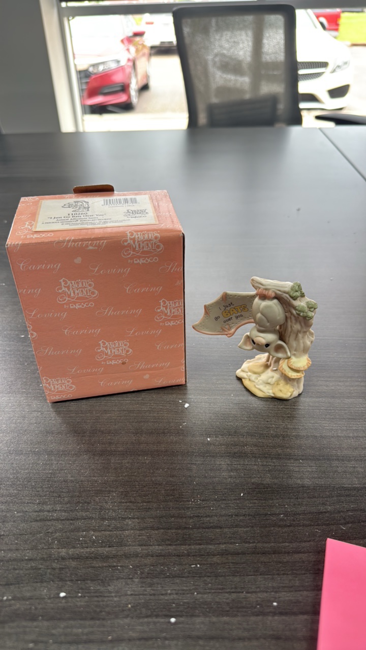 precious moments, 110260, I Just Go Bats Iver You Animal Affections Series figurine